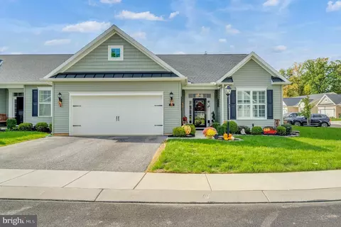 661 Cypress Dr #85, Hanover, PA 17331