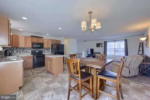 80 Bryn Way, Mount Wolf, PA 17347 photo 4
