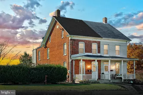 544 E Main St, Dallastown, PA 17313