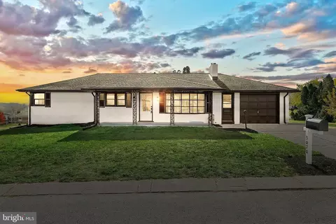 3070 Imperial Dr, Dover, PA 17315