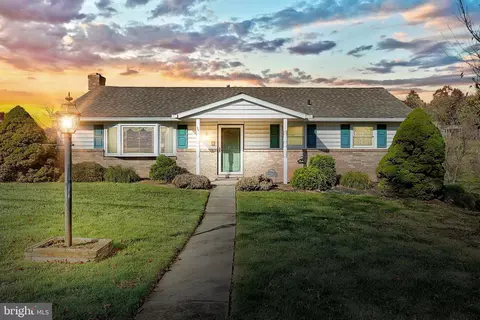 396 Frederick Dr, Dallastown, PA 17313