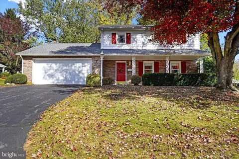 85 E King St, Dallastown, PA 17313