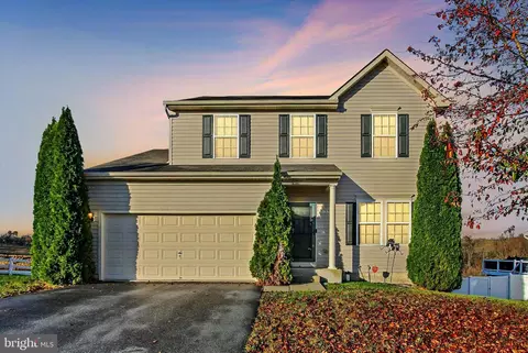 2530 Codorus Ln, Spring Grove, PA 17362