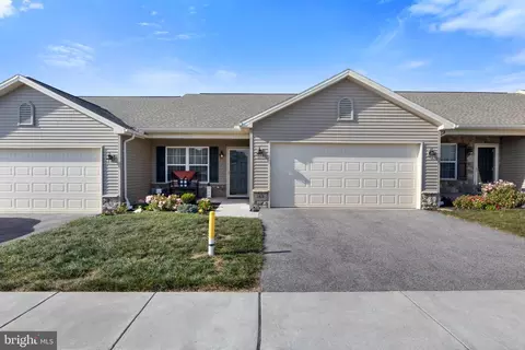 169 Palomino Way #206, Red Lion, PA 17356