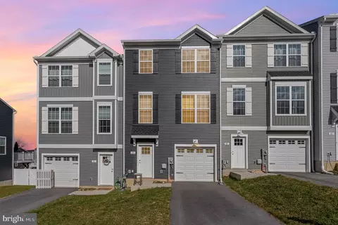 83 Coop Ln #39C, Hanover, PA 17331