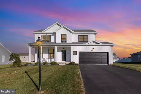 176 Winifred Dr, Hanover, PA 17331