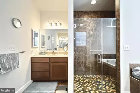 Bath - 235 Ripple Dr, Hanover, PA 17331 photo 4 of 4