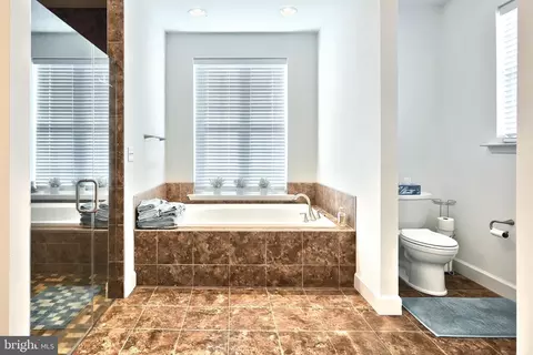 Bath - 235 Ripple Dr, Hanover, PA 17331 photo 3 of 4