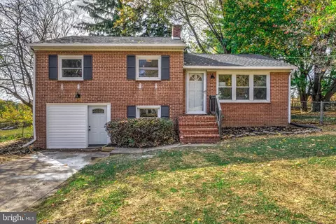 1130 Locust Grove Rd, York, PA 17402