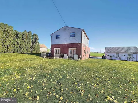 186 Nashville Blvd, Spring Grove, PA 17362