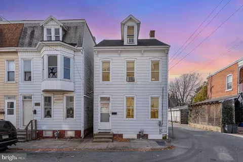 130 N Cedar St, York, PA 17401
