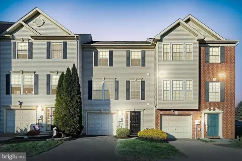 222 Country Ridge Dr, Red Lion, PA 17356