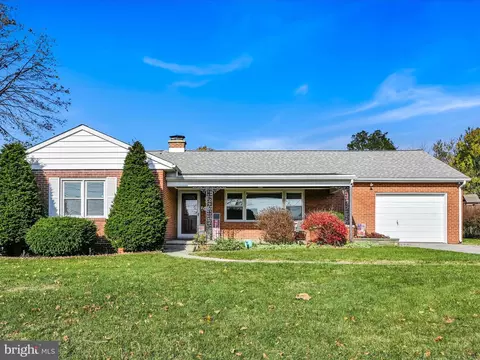 433 E Lancaster St, Red Lion, PA 17356