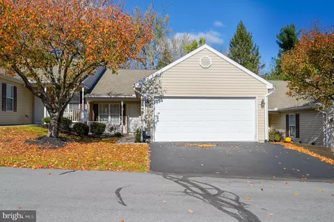 92 Hagarman Dr #92, York, PA 17408