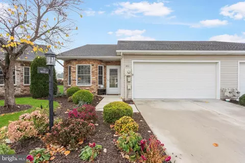 431 Parkview Ln #16, Hanover, PA 17331