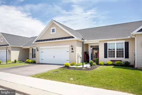 416 Osage Dr, Hanover, PA 17331