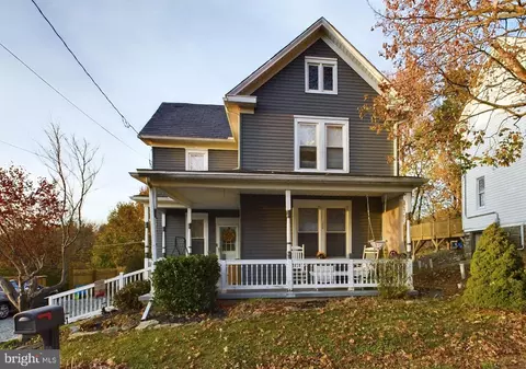 132 E Main St, Felton, PA 17322