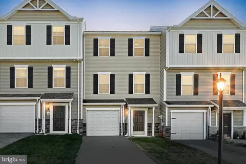 86 Ayrshire Dr, Hanover, PA 17331