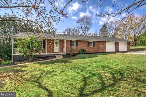 90 Wedgewood Cir, Etters, PA 17319