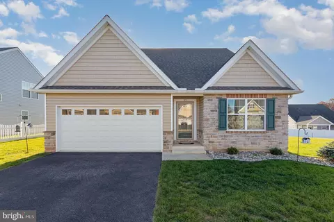 55 Dylan Dr, York, PA 17404