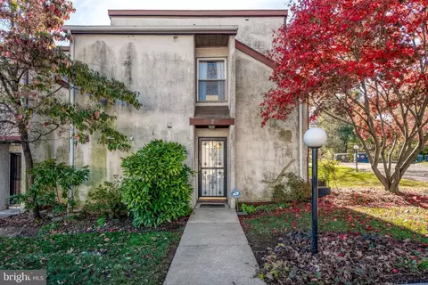 2 Weymouth Ct, York, PA 17404