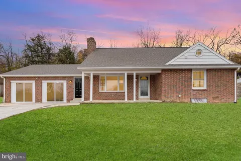 160 Baugher Dr, Hanover, PA 17331