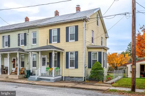 215 N 4th St, Wrightsville, PA 17368