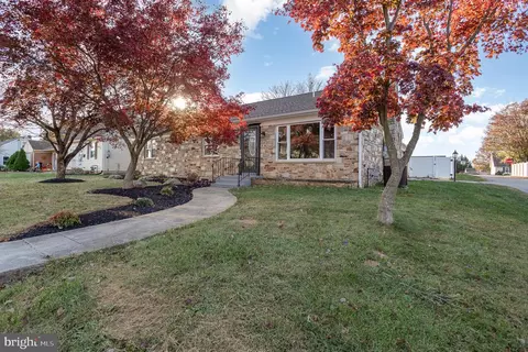 758 Broadway, Hanover, PA 17331