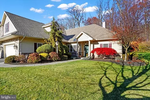 873 Meadow Ct, York, PA 17402