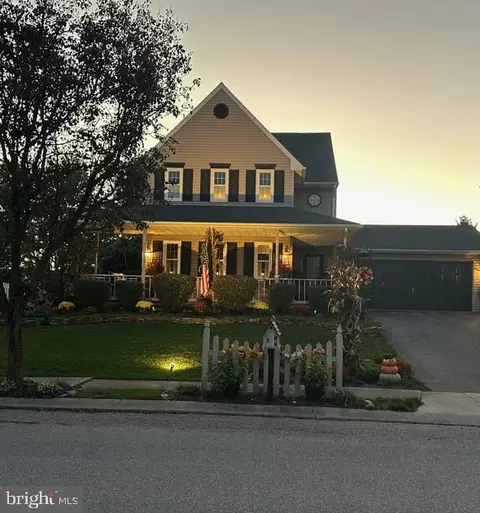 1957 Golden Eagle Dr, York, PA 17408