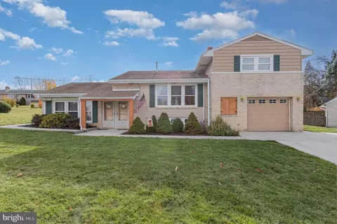 780 Hoffman Rd, York, PA 17403