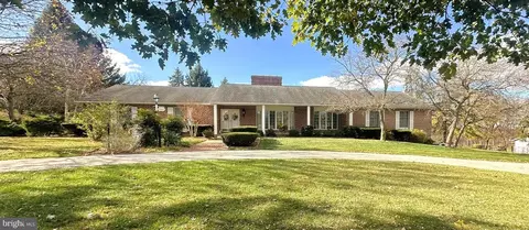 201 Raubenstine Rd, Hanover, PA 17331