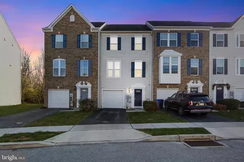 829 Blossom Dr, Hanover, PA 17331