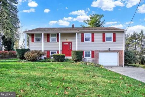 442 Pinehurst Rd, York, PA 17402
