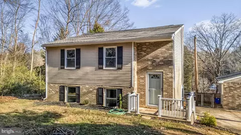 11265 Wildberry Ct, Glen Rock, PA 17327