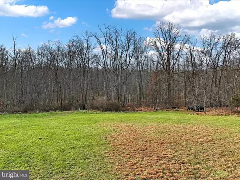 223 Lily Ct, Wellsville, PA 17365