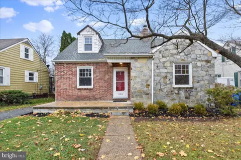 208 Wynwood Rd, York, PA 17402