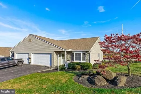 2535 Pin Oak Dr, York, PA 17406