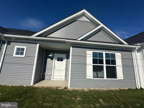 129 Coastal Dr #71, Hanover, PA 17331
