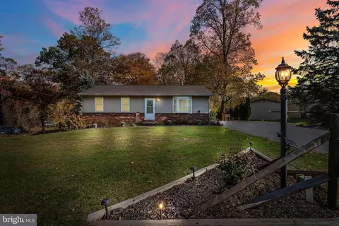 568 Ridge Rd # B, Lewisberry, PA 17339