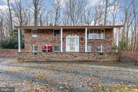 1349 Grove Ln, Seven Valleys, PA 17360