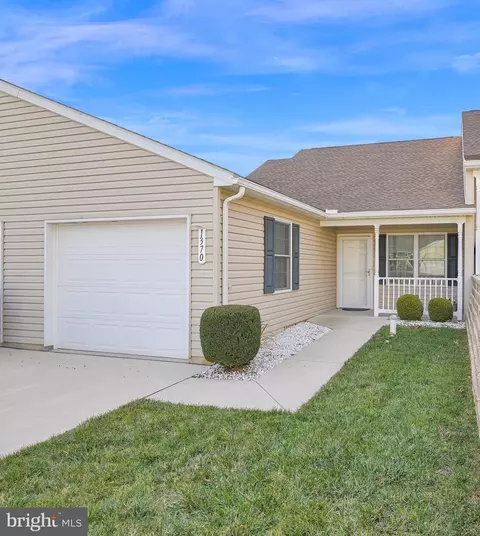 1370 Chami Dr, Spring Grove, PA 17362