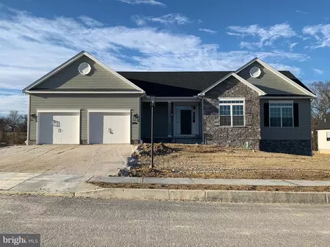 113 Onyx Dr #54, Hanover, PA 17331
