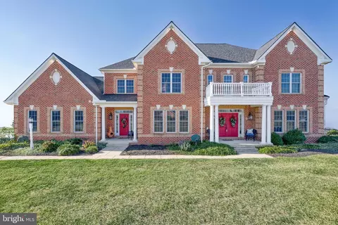 2 Camelot Ln, Wrightsville, PA 17368