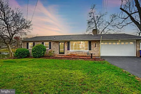 15422 Magnolia Dr, New Freedom, PA 17349