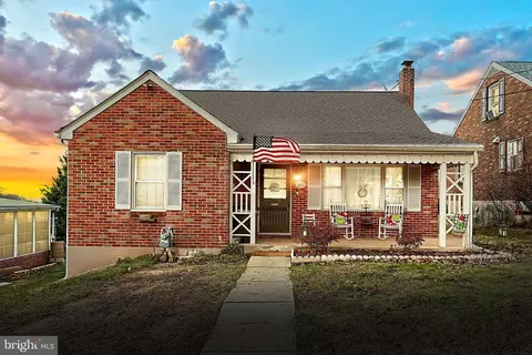 235 W Broad St, Dallastown, PA 17313
