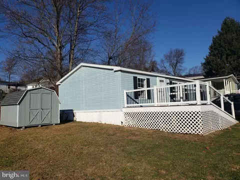 90 Cherokee Dr, Windsor, PA 17366 photo 2