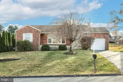 1152 Glendale Rd, York, PA 17403