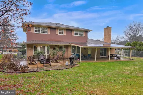2320 Sutton Rd, York, PA 17403