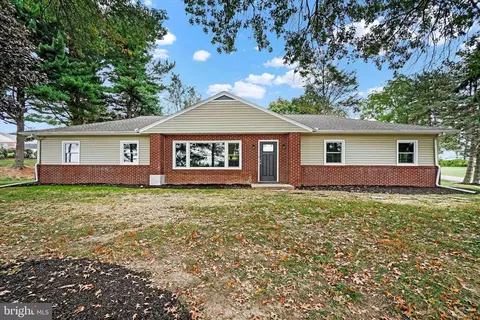 672 Laurel Hill Dr, Wrightsville, PA 17368